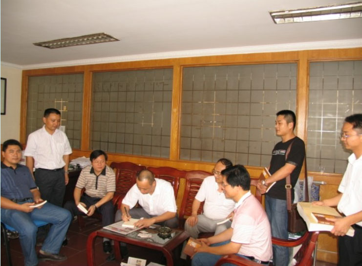 董事長(cháng)參訪(fǎng)《陶瓷資訊》并接受專(zhuān)訪(fǎng)